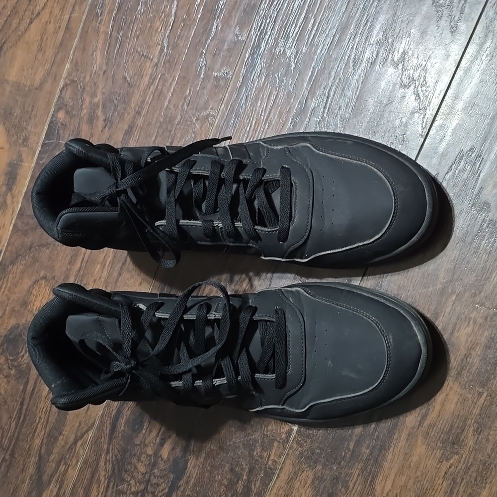 Shoes - Picture 2 of 5